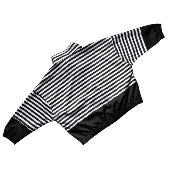 Nike Women's Black/White Stripe Woven Full Zip Jacket - Picture 3 of 5